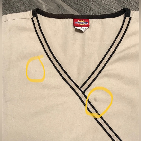 Dickies brand women’s short sleeve V-neck scrub top, size SMALL - Picture 3 of 6